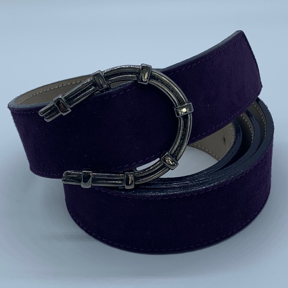 DONALD J PLINER PLUM SUEDE LEATHER BELT WITH SILVER BUCKLE.